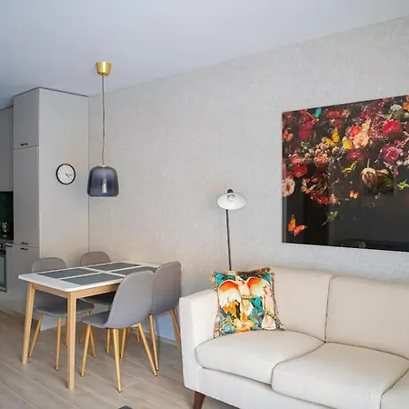 Oslo: A Modern Furnished With Parking Apartamento *