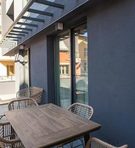 Oslo: A Modern Furnished With Parking *