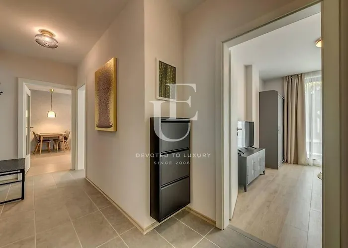 アパート Oslo: A Modern Furnished With Parking ソフィア